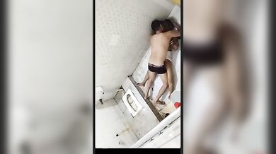 Kaamwali Bhabi Fuck In Bathroom By Owner