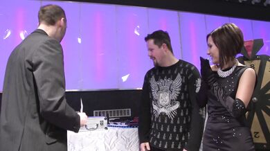 Popp Oder Hopp 26 Das Party Sex Spiel Scene 1 - Paris Pink