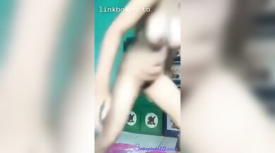 Kakak Hijab Colmek Dikamar Mandi Sampai Crot
