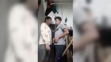 YANG LAGI VIRAL NGENTOT SAMA PONAKAN DIGUDANG