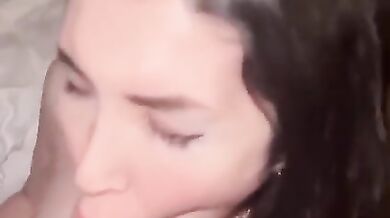 سكس ميرا النوري ترضع العير والخصاوي كب الحليب بحلقي