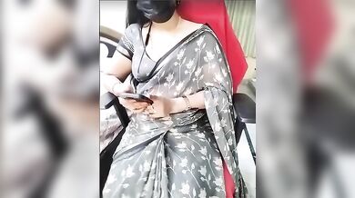 Sravyasexyy Showing Nipple -stripchat