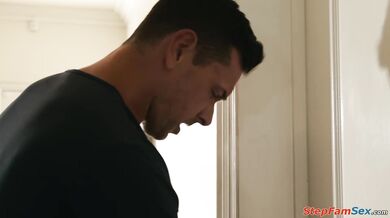 Teen stepdaughter accidently soaked her stepdad with squirt