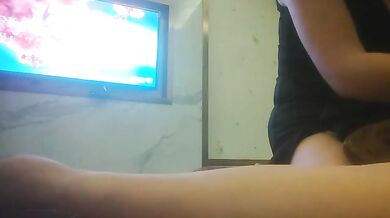 amateur aariana4u fingering herself on live webcam