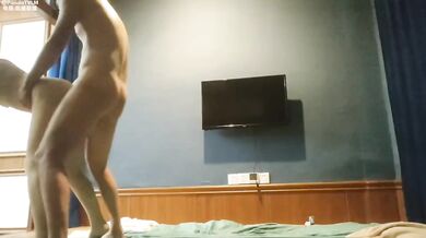 熟女阿姨偷情小伙 啊啊 要高潮了快点深一点 爽太爽了 把你累着了 阿姨好体贴 穿着新连体丝袜心情特别好 口爆吃精