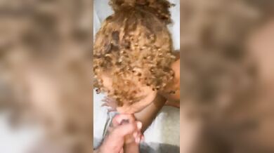 Novinha Mamando E Levando Gozada