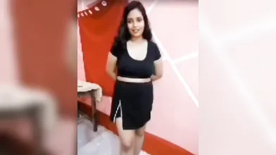 Gouthami reddy manthena having navel show at home showing huge milky boobs video