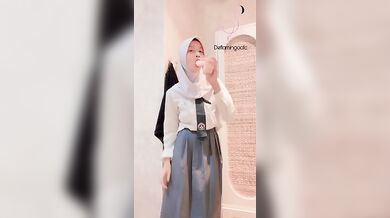 Bokep Indo Jilbab SMA Omek Dildo Mancur Full Durasi - Lara Frost