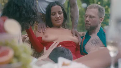 GARDEN BANG