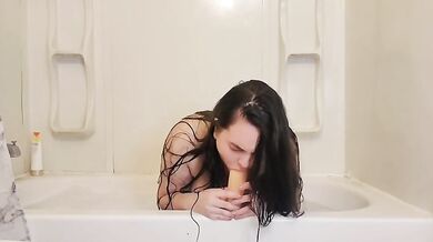 Big-Ass Brunette Teen Rides Dildo in Bubble Bath Solo
