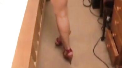 Deutscher Amateur mit roten Schuhen Footjob