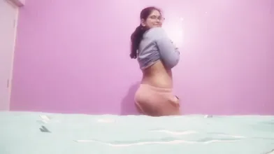 Horny Chubby Gf Fingering Masturbating