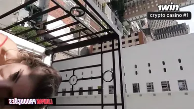 Jovem sensuous tem uma experiência intensa de sexo ass fucking na produção brasi