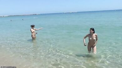 Sexdate amateurs at the public beach 1
