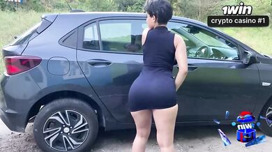 Mulher brasileira de bunda grande tem encontro íntimo com motorista de Uber em l
