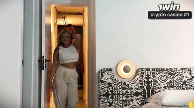 Após uma noite de jogos e drinks, casais acabam trocando de maridos em uma troca