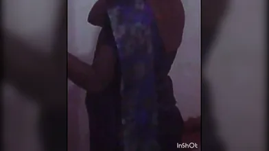 Aunty saree change