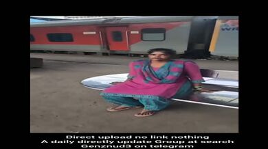 Bhabi Fingering In Metro Toilet
