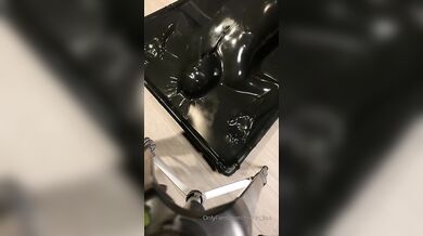 two women fetish latex asslicking and anal mff