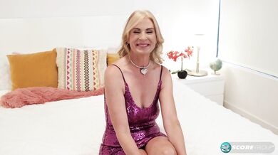 Joanna Is A Very Horny GILF