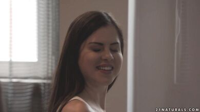 Nubile Tease