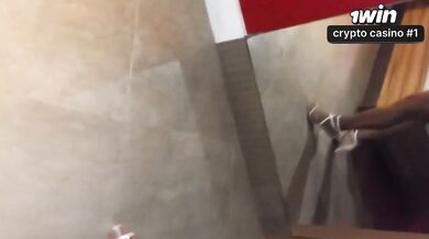 Horn grava a esposa exibindo como planeja confrontar o comedor.
