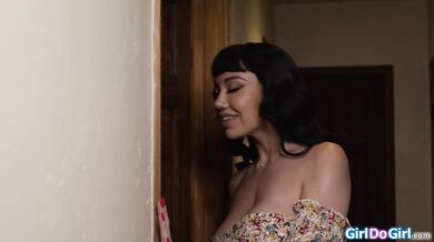 Stepdaughter caught masturbating on her stepmom AI sexy mode