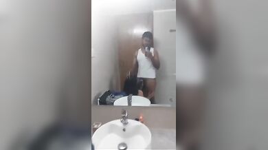 Desi Lovers Fucking In Hotel Bathroom