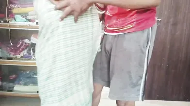 Gori Bihari Bhabhi Blowjob Dekar Chud Gayi Masti Mein