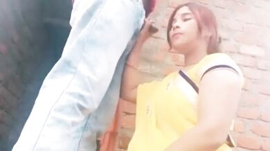 Yellow Saree Me Dehati Bhabhi Ki Chhat Par Chudai Hui