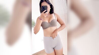 Gadis Dengan Payudara Yang Sempurna, Padat Dan Kenyal, Nikmat Baanget ????????