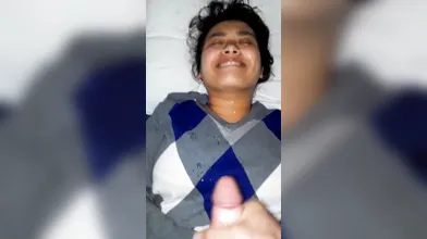 Tante Mirna Kena Semprot Sperma Di Depan Wajahnya Posisi Tidur