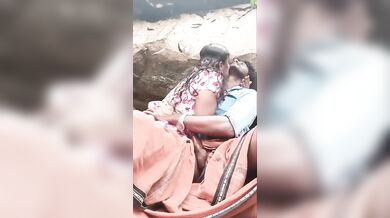 HInDIPP Mallu Couple Outdoor Blowjob