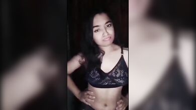 Desi Girl Showing Nude Vediocall