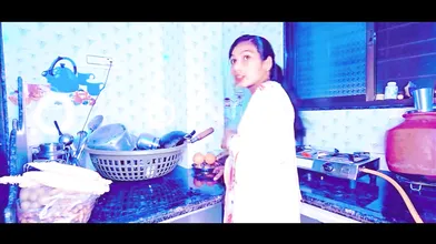 Rasoi Mein Bhabhi Ki Chut Ka Safed Pani Nikala