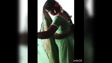 Aunty saree change new