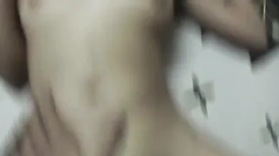 GF Ko Bed Par Letakar Chut Ki Seal Todi Indian Desi Hindi Sex MMS
