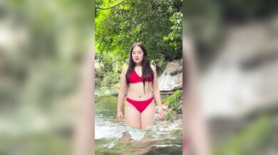 MARLBOROQUEENSEX - SEXY BEAUTIFUL GIRL RED BIKINI