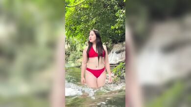 MARLBOROQUEENSEX - SEXY BEAUTIFUL GIRL RED BIKINI