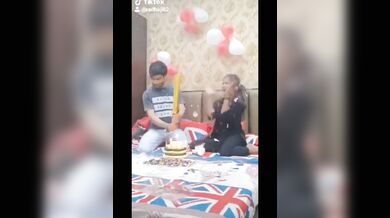 HInDI Girlfriend De Diya Bf Ko Birthday Gift - Ko Ko
