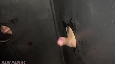 Meu Marido Levou Eu E Minha Amiga No Gloryhole Para Chu