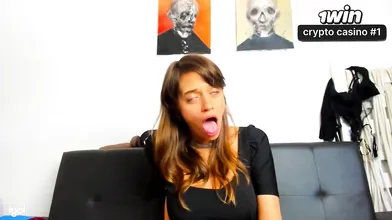 Meu vibrador falhou durante o primeiro vídeo do tunnel de pornografia hardcore!