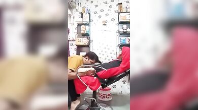 Desi Bhabhi In Beauty Parlour