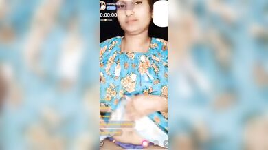 Meenu984 chamet nude show