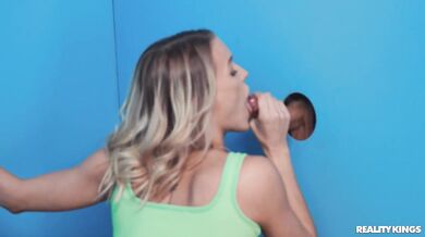 Cockhungry Babe Enjoys Gloryhole Fuck - Evelyn Payne