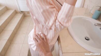 Alexa Flexy's Anal Deals - Calibri