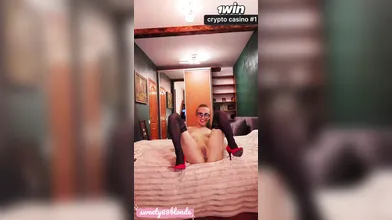 Get well-prepped for a solo female masturbating and fuckbox spreading with thick