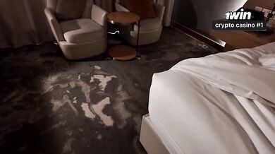 Hotel apartment hookup inbetween stepson and his immense donk mummy stepmom.