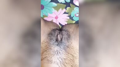 Mallu girl opening wet pussy