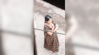 Beautiful aunty waiting for her lover to have sex with him.